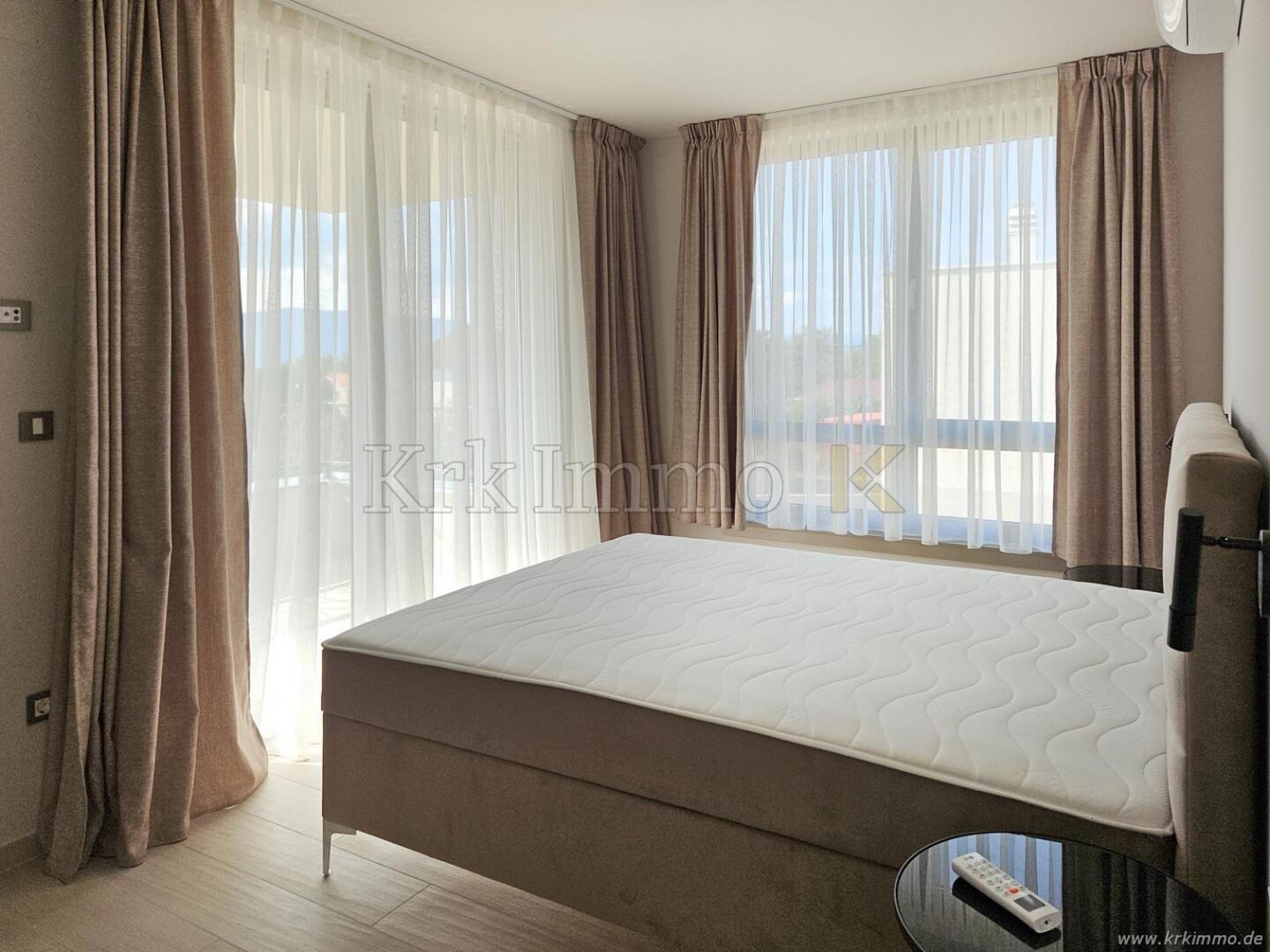 Luksuzne nepremičnine Krk: moderna vila z bazenom - Slika 4