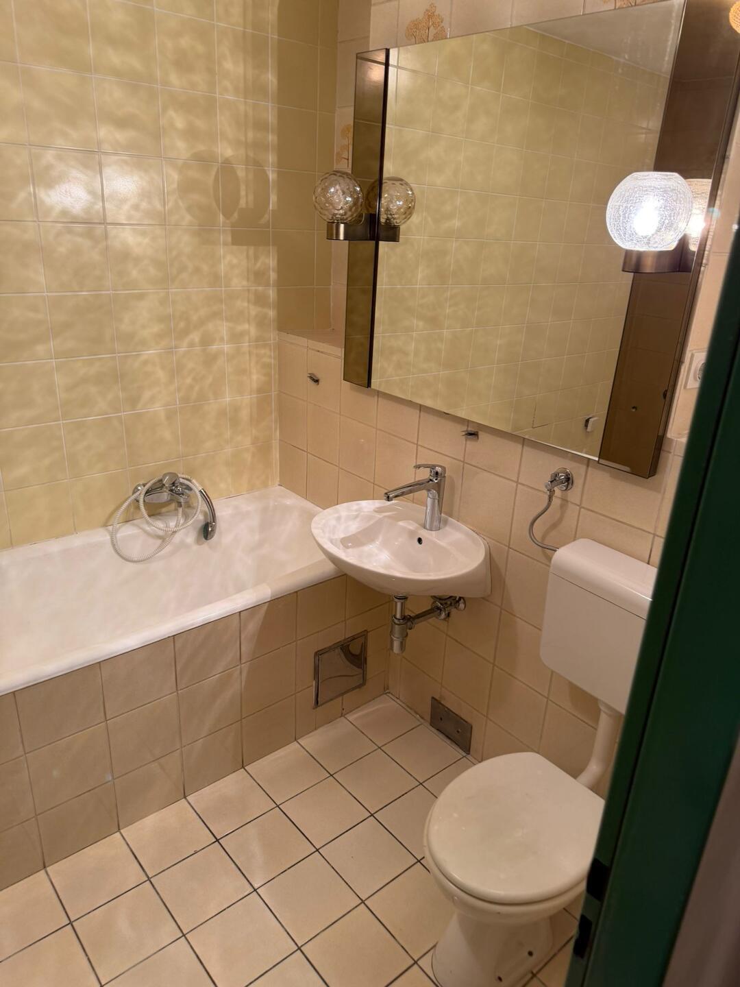 Spodnja Šiška – 2-sobno stanovanje z garažo, odlična lokacija - Slika 24